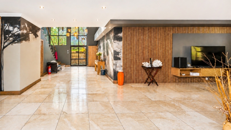 8 Bedroom Property for Sale in Birdwood Estate North West